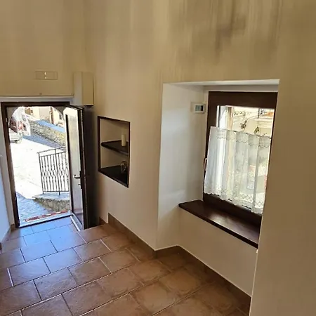 La Casa Nella Roccia
