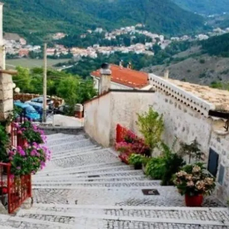 La Casa Nella Roccia *