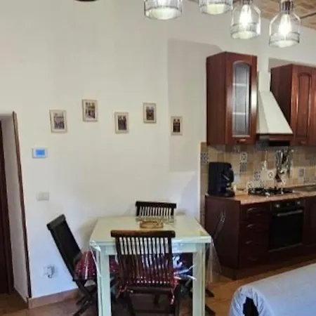 شقة La Casa Nella Roccia *