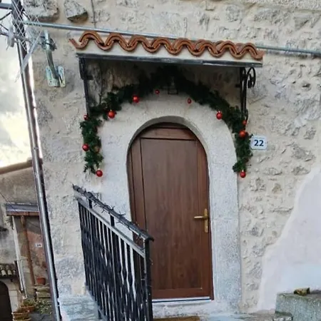 Lägenhet La Casa Nella Roccia Scontrone